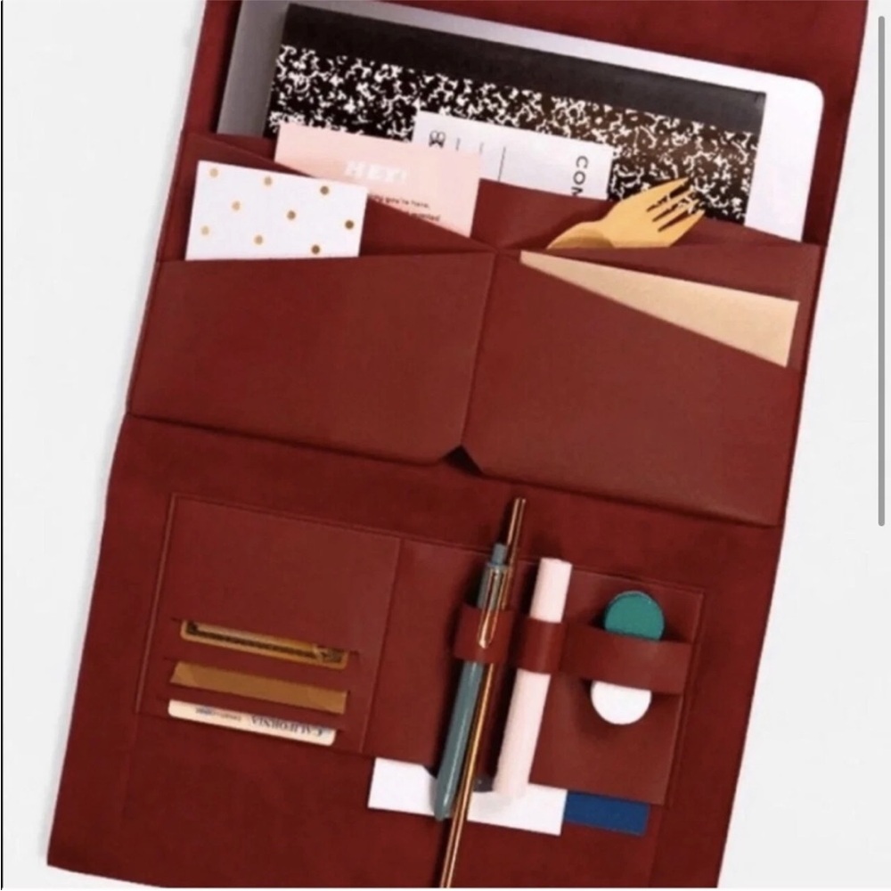 Glass Ladder & Co. Megan Portfolio Clutch – Deep Red – NWT